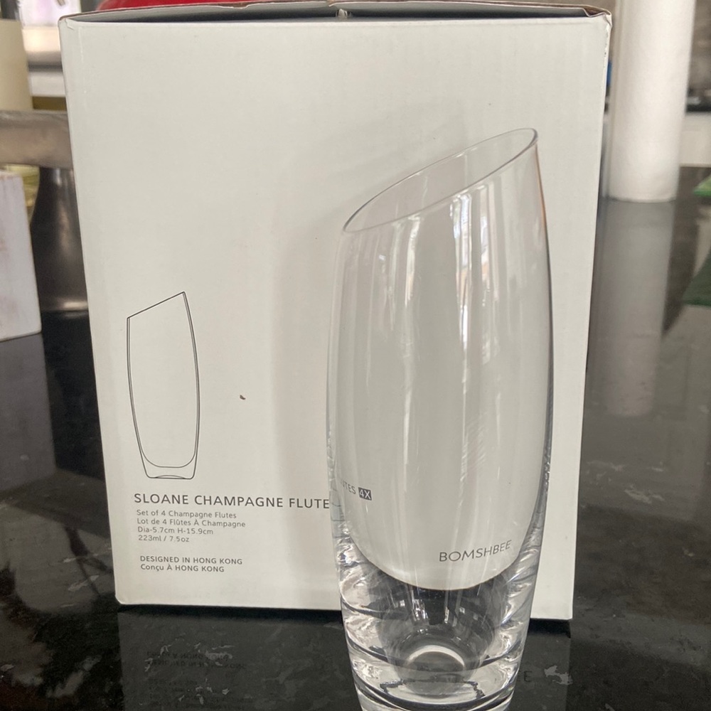 Bomshbee Sloan Champagne flutes.New in box
